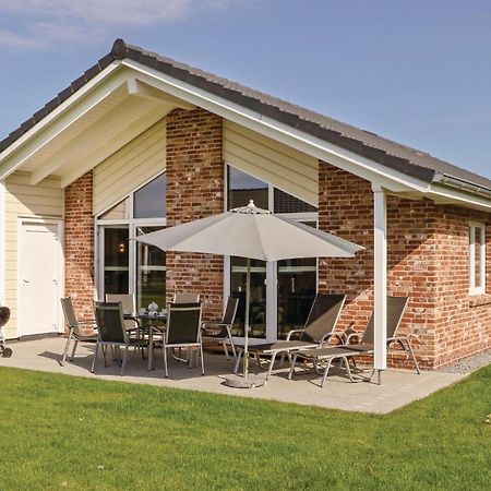 Awesome Home In Dagebuell With Kitchen エクステリア 写真
