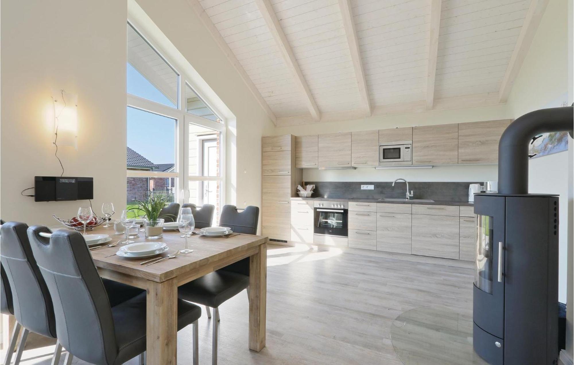 Awesome Home In Dagebuell With Kitchen エクステリア 写真